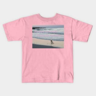 My dog is my therapist. The beach is my medicine. Kids T-Shirt